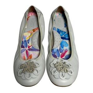 Born Ballet Flats Julianne Womens 8.5M Gray Leather Flower Detail Slip On Shoes